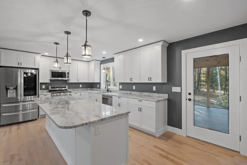 cocina moderna en gris y blanco