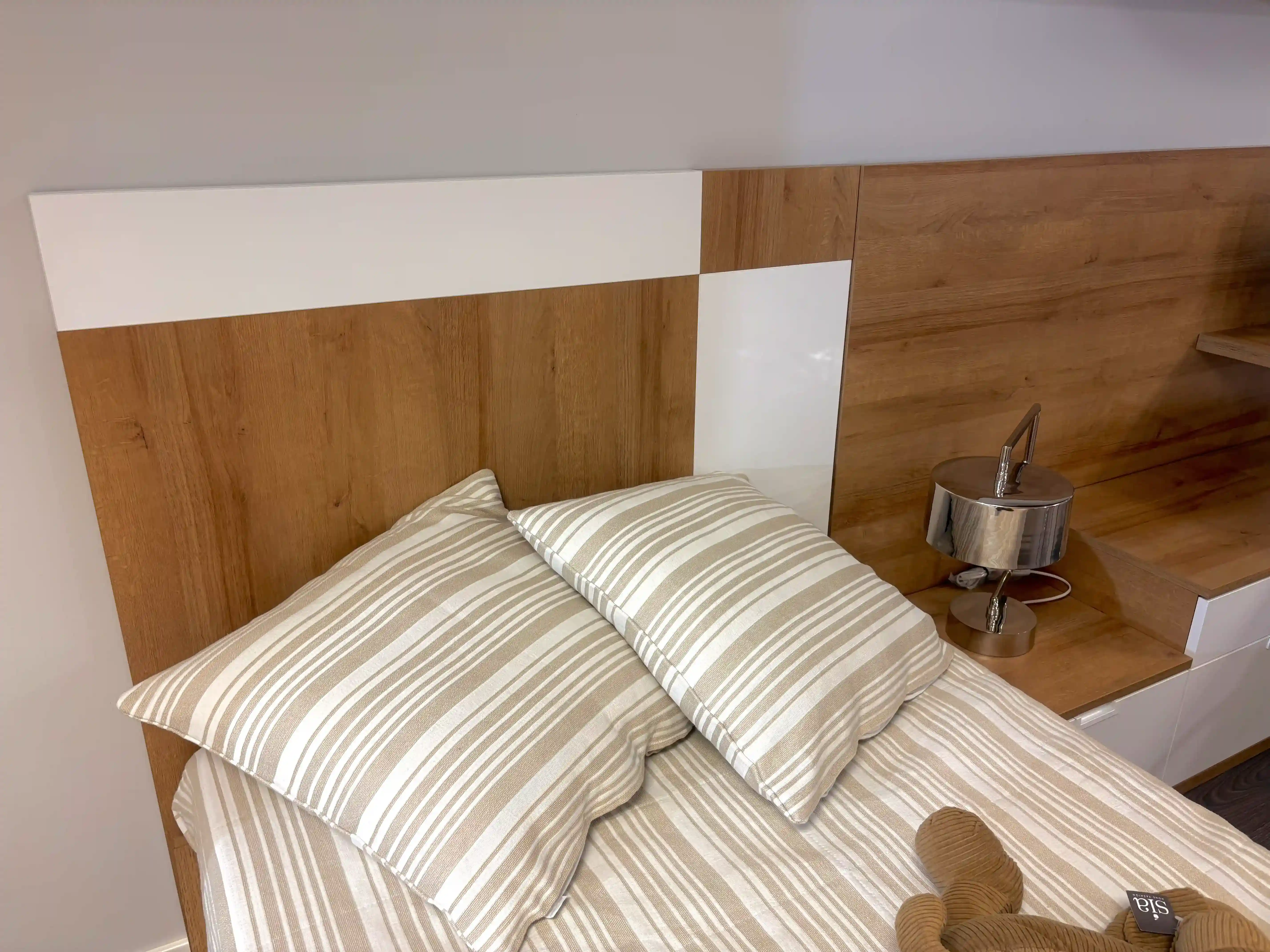 Imagen del producto Dormitorio Juvenil Funcional en Madera Natural y Blanco