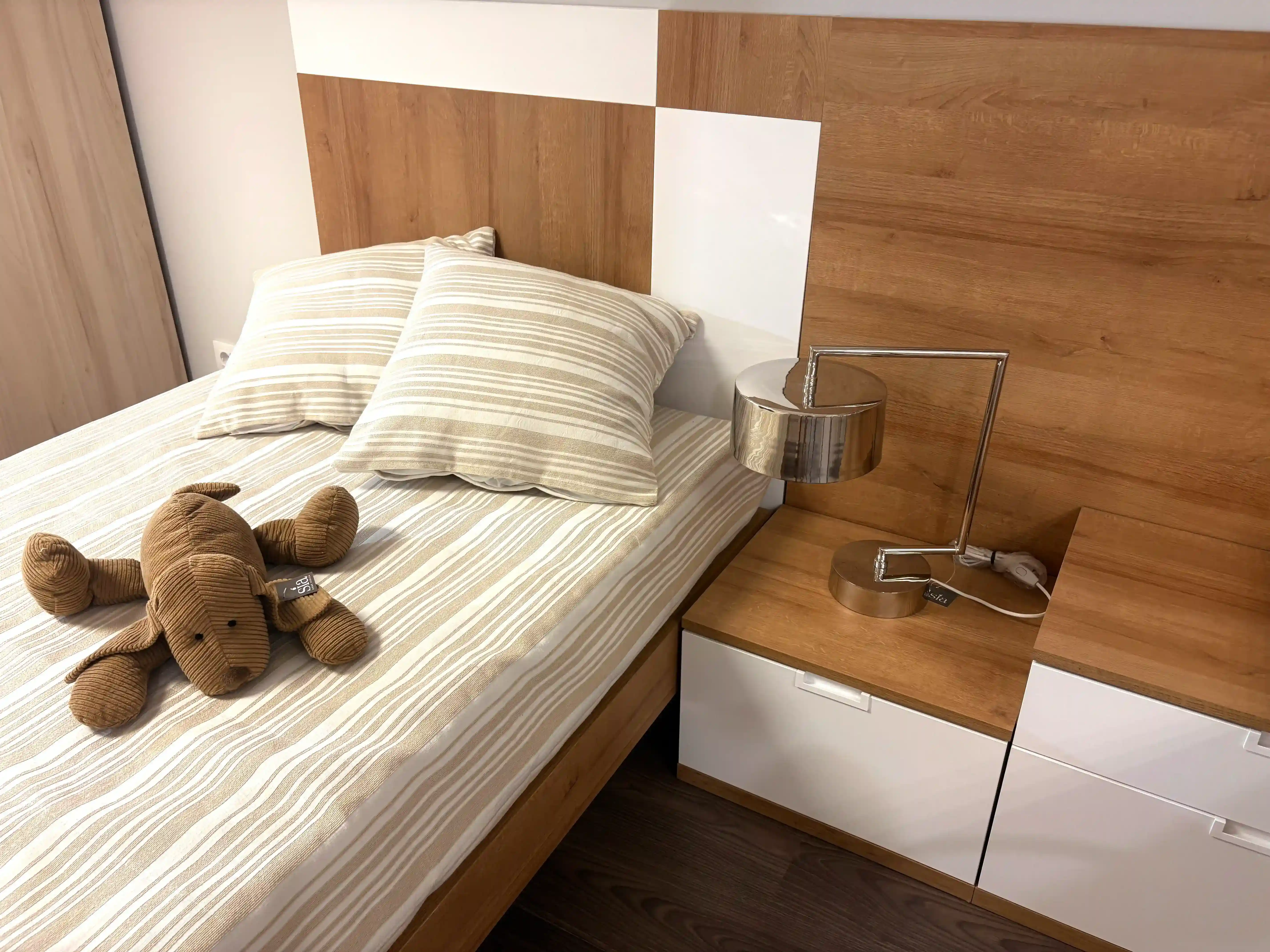 Imagen del producto Dormitorio Juvenil Funcional en Madera Natural y Blanco