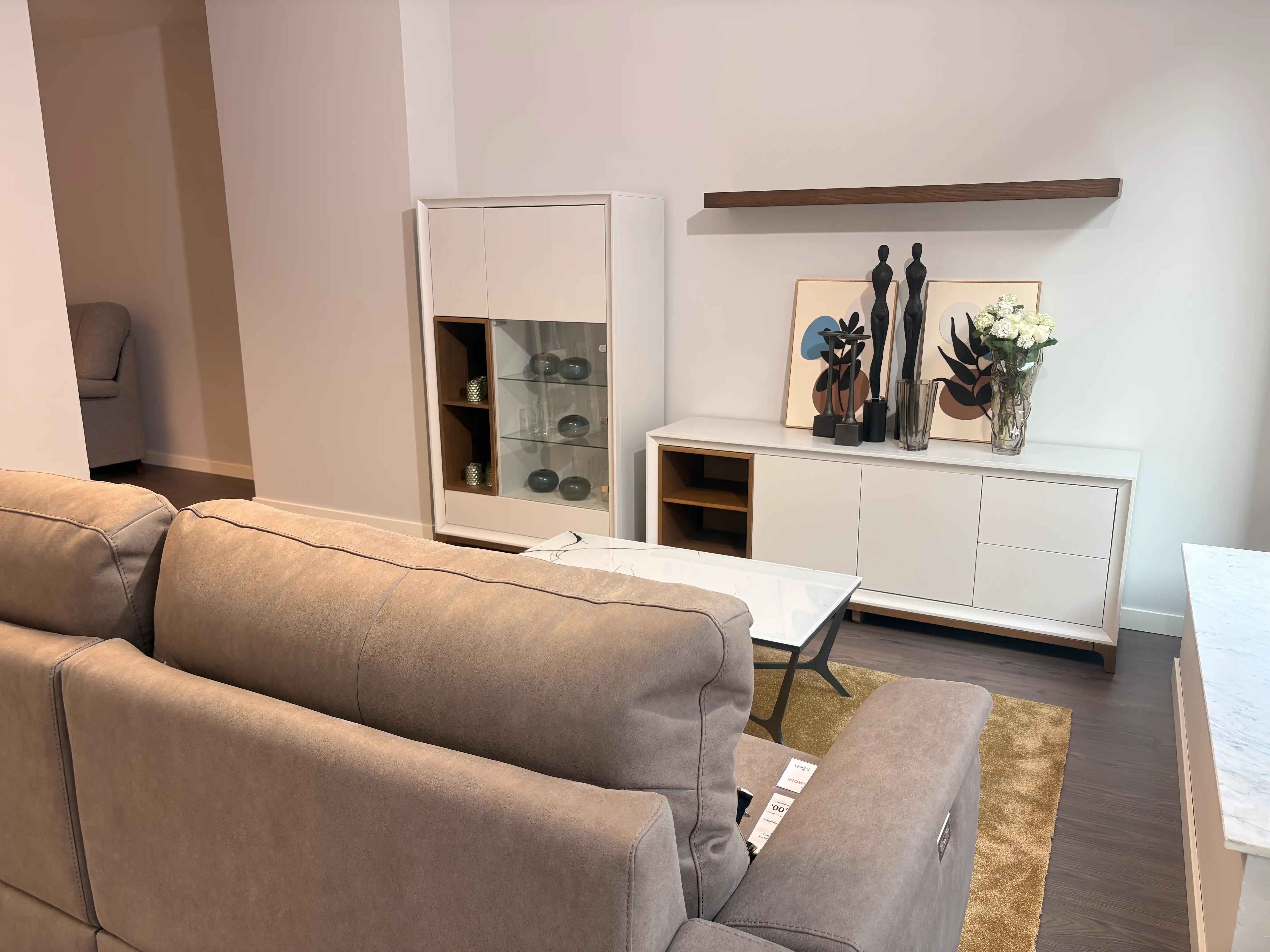 Imagen del producto Contemporáneo con Elegancia Minimanlista